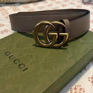 Gucci leather double G belt